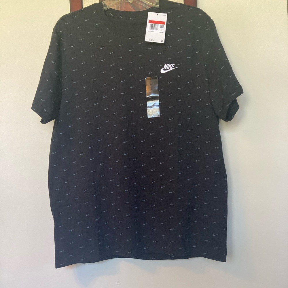 Nike (The Nike Tee) Shirt